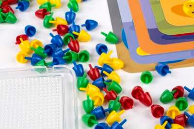 31805 МОЗАИКА PEGS 15 ММ (160 ЭЛЕМЕНТОВ 6 КАРТИНОК) В ЧЕМОДАНЧИКЕ, производитель Miniland (Минилэнд), ISBN 841-3-08231-805-5 № 2